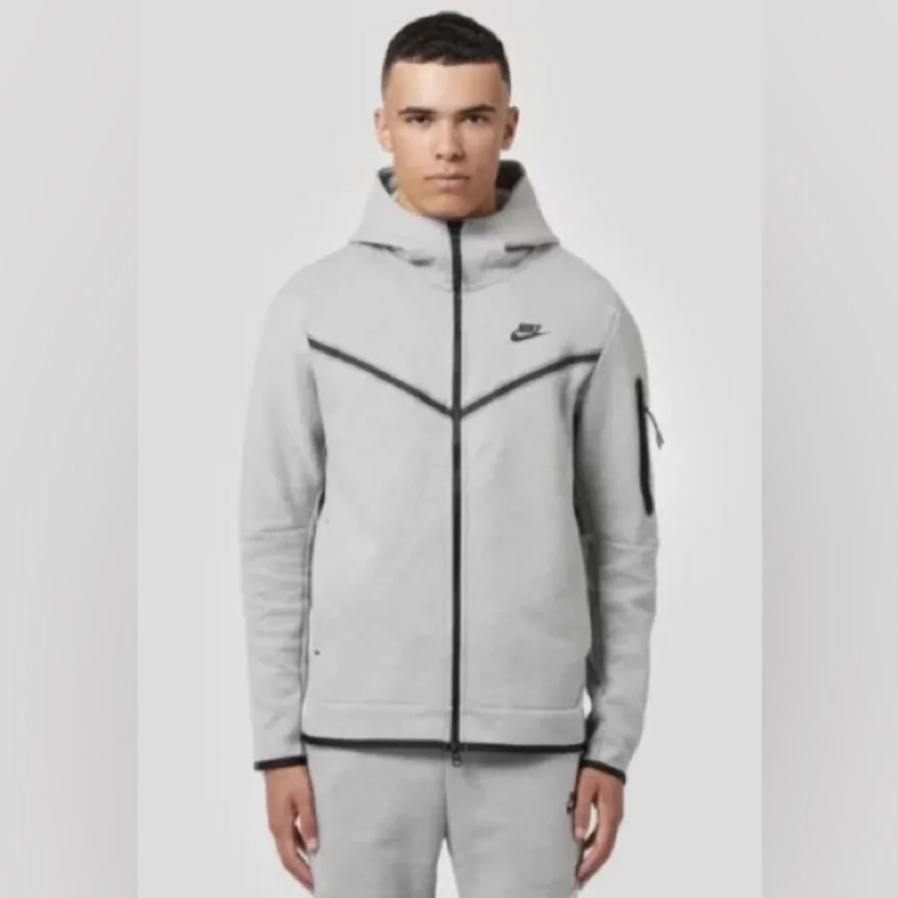 Nike Tech Fleece Fz Wr Zip Hoodie size M Grey NWT in packaging